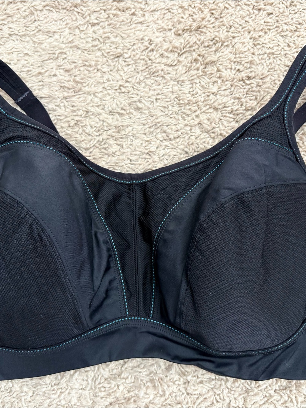 Chantelle Black Women’s Full-Coverage Sports Bra